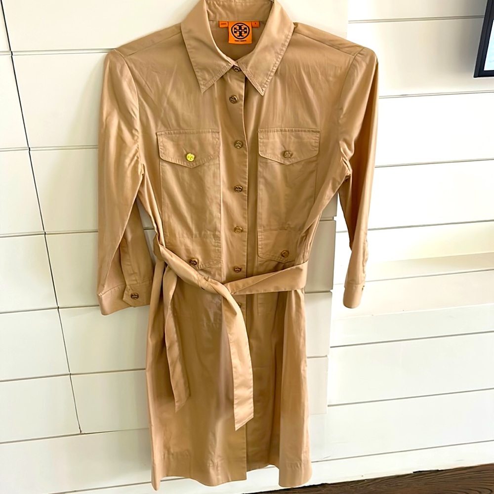 Tory Burch classic button up dress with gold hardware and pockets belted size 4